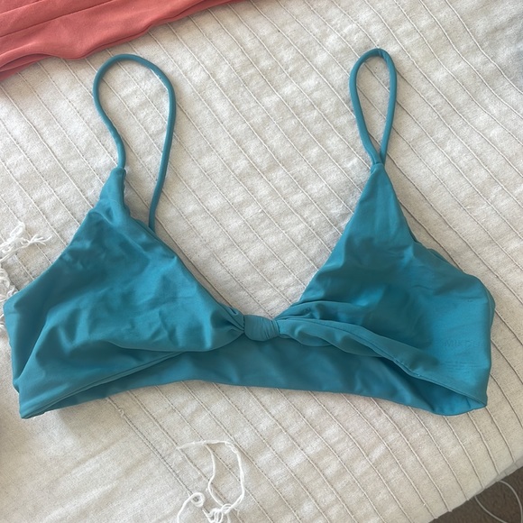 Mikoh bundle - Picture 2 of 13